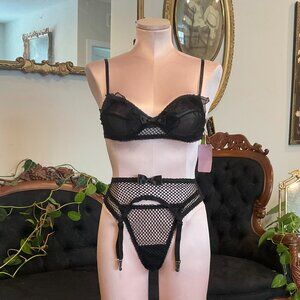 Vintage Escante Ruffle Lace Bra Top, Garter, & Thong 3 Piece Set Size S Black